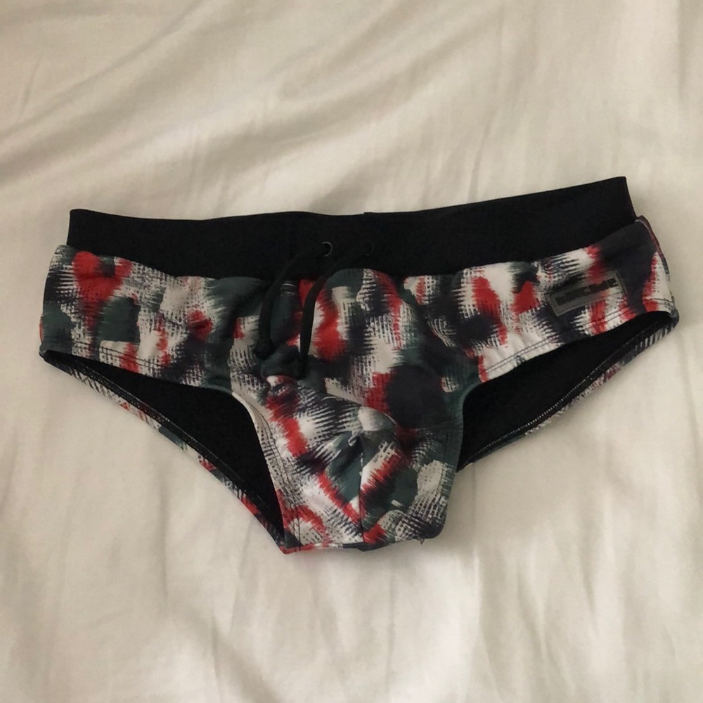 barcode Berlin Multi colour speedo